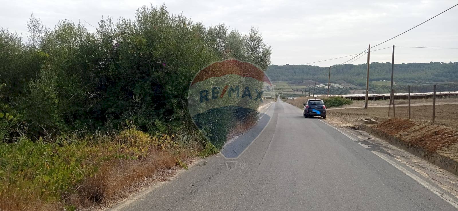 Edificio all\'aperto - Terreno agricolo C/DA SPINA SANTA  (SANTO PIETRO)
 
SN, Caltagirone - foto 2