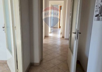 Hall / corridoio - Appartamento Via Maria Gianni
 
30, Catania - foto 11