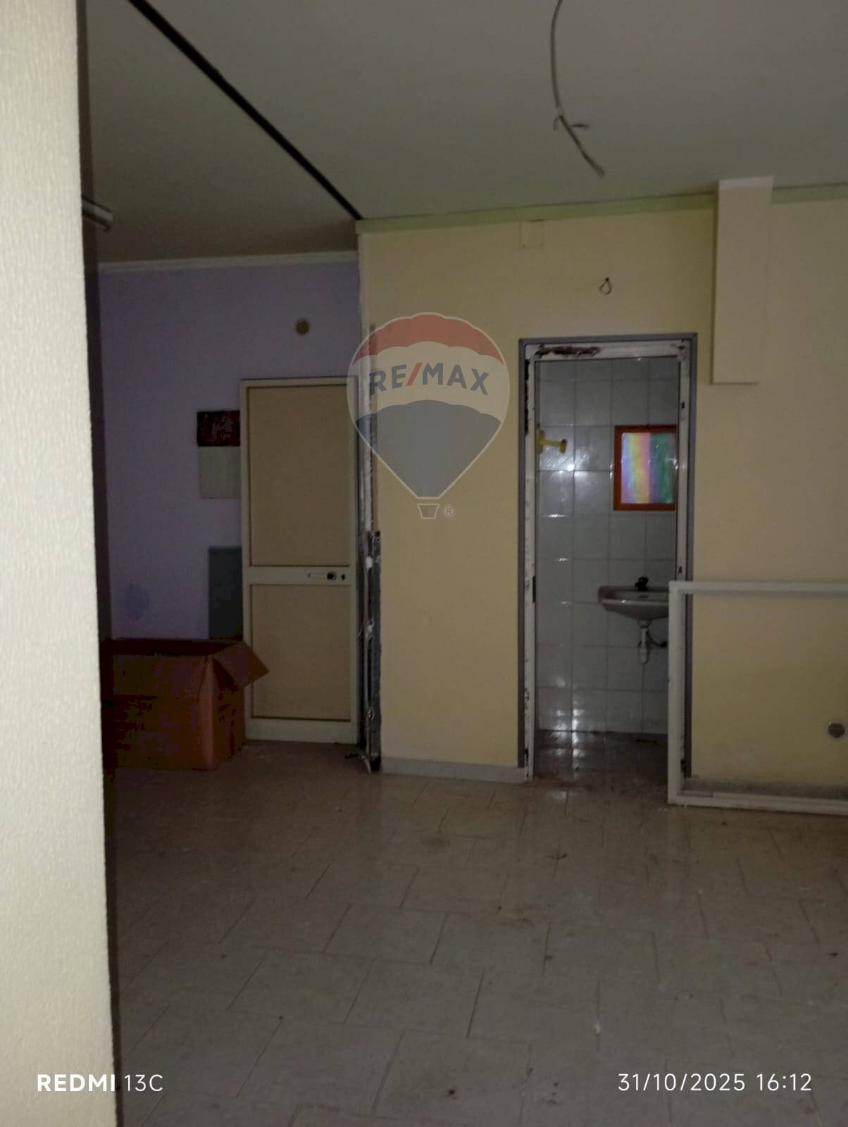 Stanza vuota - Box Via San Pietro
56, Caltagirone - photo 2