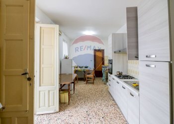 Cucina - Quadrilocale Via Marina
 
102, Fiumefreddo di Sicilia - foto 3