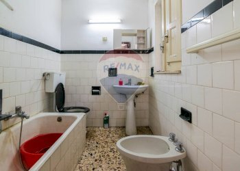 Bagno - Quadrilocale Via Marina
 
102, Fiumefreddo di Sicilia - foto 5