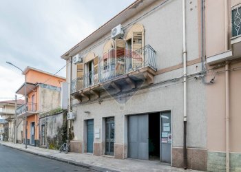 Edificio all\'aperto - Quadrilocale Via Marina
 
102, Fiumefreddo di Sicilia - foto 9