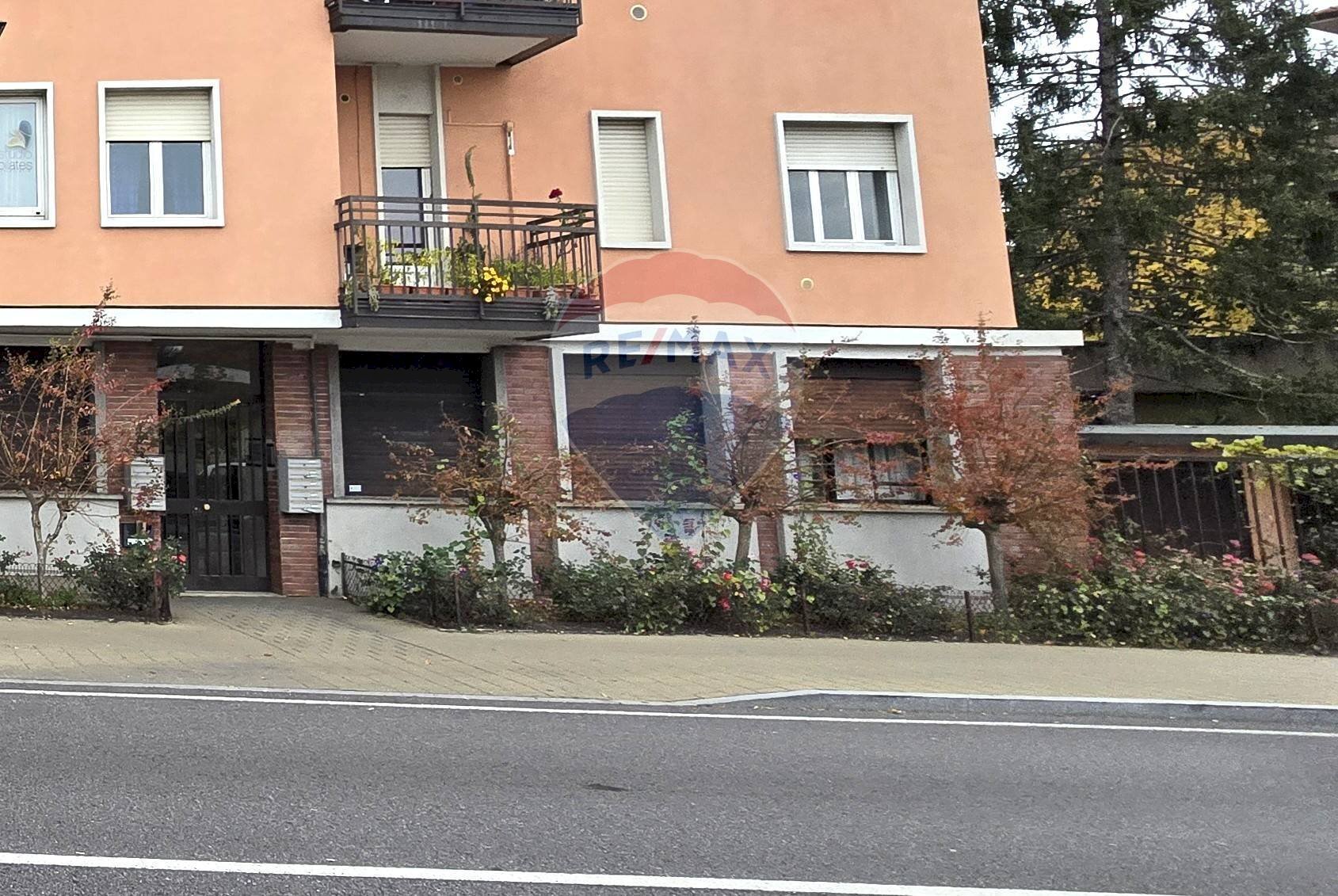 Edificio all\'aperto - Ufficio Merate - foto 1