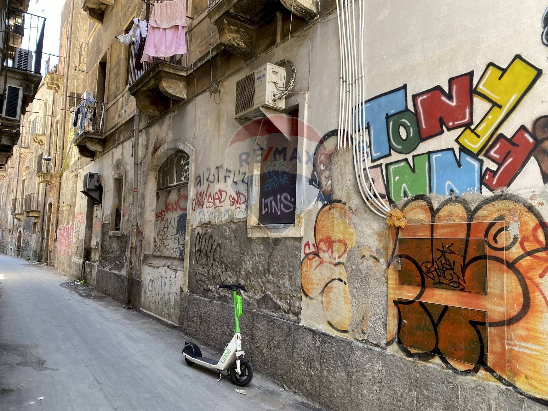 Edificio all\'aperto - Locale Commerciale Via Gemmellaro
 
10, Catania - foto 2