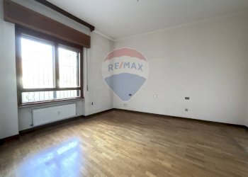 Camera - Quadrilocale Via Matteotti
 
36, Arese - foto 14