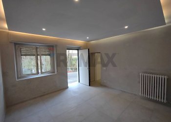 Stanza vuota - Villa a Schiera via Olevano
 
6, Cava Manara - foto 1