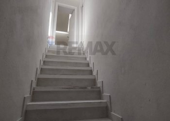 Scale - Villa a Schiera via Olevano
 
6, Cava Manara - foto 7