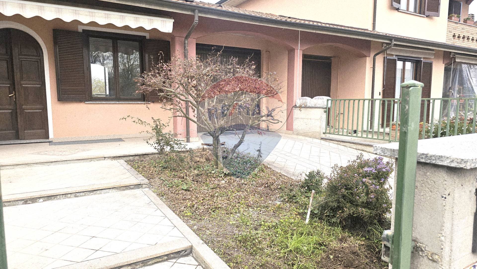 Casa all\'aperto - Casa semi indipendente Via Arturo Toscanini
64, Sannazzaro de' Burgondi - foto 2