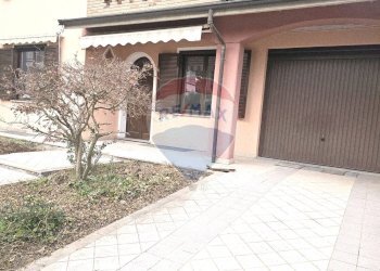 Terrazza - Casa semi indipendente Via Arturo Toscanini
 
64, Sannazzaro de' Burgondi - foto 3