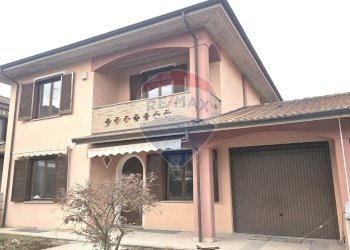 Casa all\'aperto - Casa semi indipendente Via Arturo Toscanini
 
64, Sannazzaro de' Burgondi - foto 28