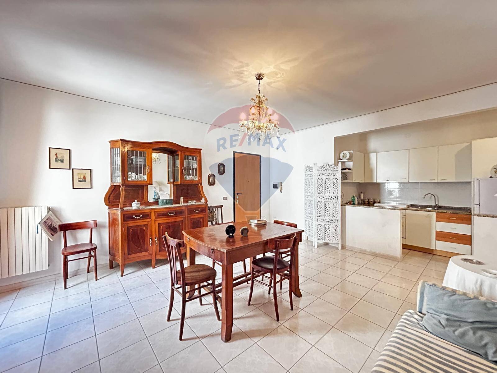 Sala da pranzo - Trilocale Via Zara
3, Vieste - foto 2