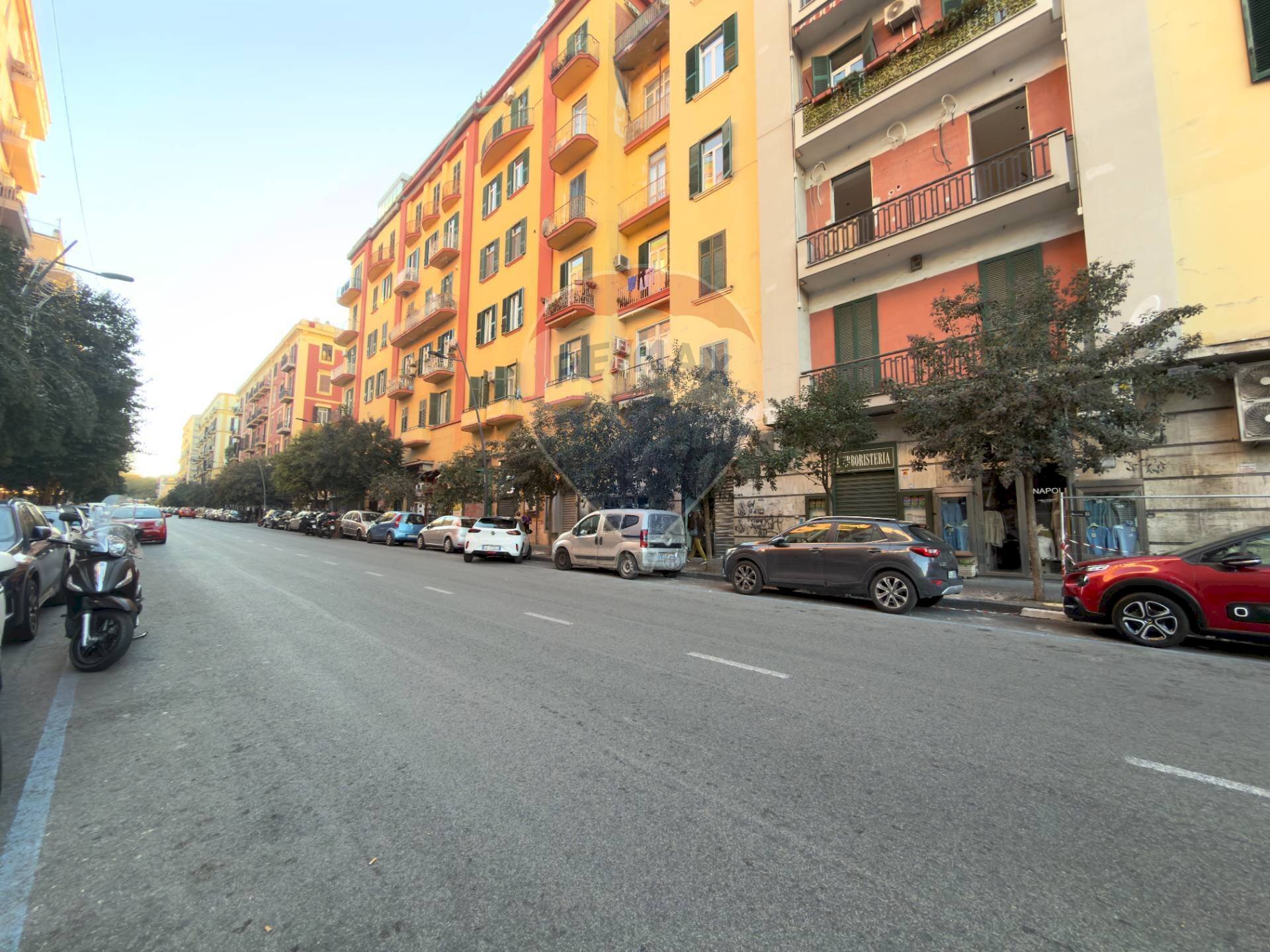 Edificio all\'aperto - Attività Commerciale Via Tino Di Camaino, Napoli - foto 1