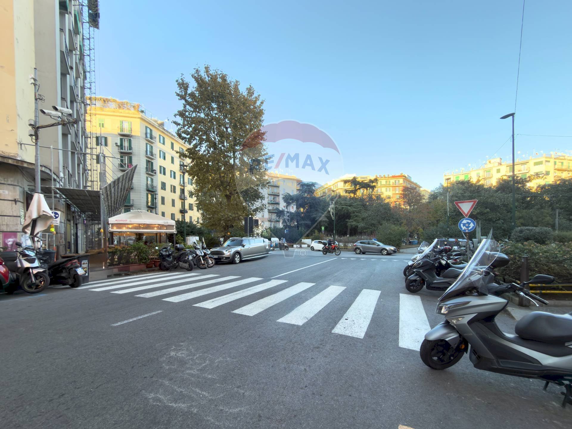 Edificio all\'aperto - Attività Commerciale Via Tino Di Camaino, Napoli - foto 3