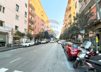 Edificio all\'aperto - Attività Commerciale Via Tino Di Camaino, Napoli - foto 2