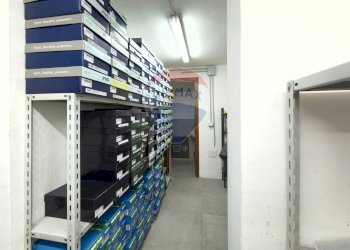 Ricezione / Lobby - Attività Commerciale Via Tino Di Camaino, Napoli - foto 13