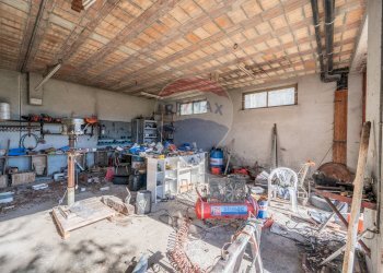 Dispensa di stoccaggio - Farm Strada Della Posta
3/A, Neviano degli Arduini - photo 16