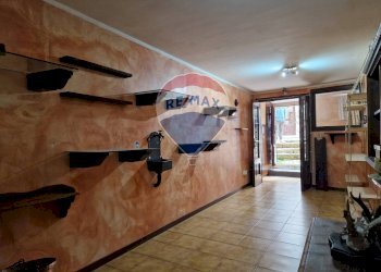 Hall / corridoio - Negozio Corso Roma
 
34, Pescocostanzo - foto 1