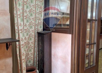 Hall / corridoio - Negozio Corso Roma
 
34, Pescocostanzo - foto 5