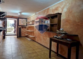 Hall / corridoio - Negozio Corso Roma
 
34, Pescocostanzo - foto 11