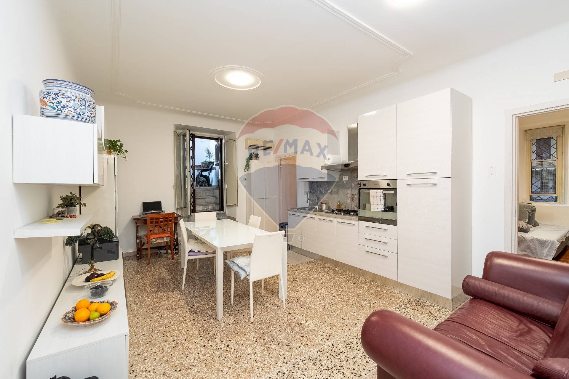 Sala da pranzo - Trilocale Via Carlo Mirabello
 
11, Roma - foto 2