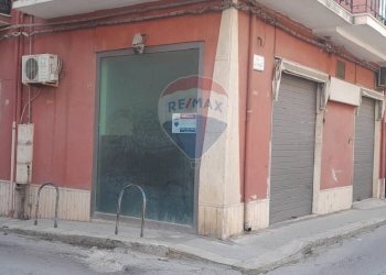 Edificio all\'aperto - Locale Commerciale Via Ruggero Settimo
202/204, Vittoria - foto 3