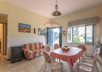 Sala da pranzo - Villa C.da Gerardo
 
75 C, Chiaramonte Gulfi - foto 42