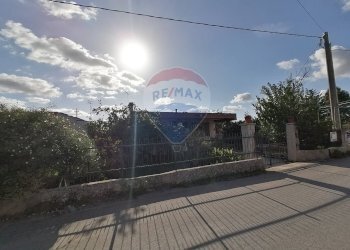 Edificio all\'aperto - Villa Via Guatemala
 
1, Vittoria - foto 3