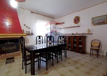 Sala da pranzo - Villa Via Guatemala
 
1, Vittoria - foto 11