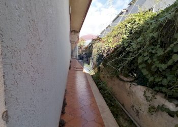 Giardino - Villa Via Guatemala
 
1, Vittoria - foto 30