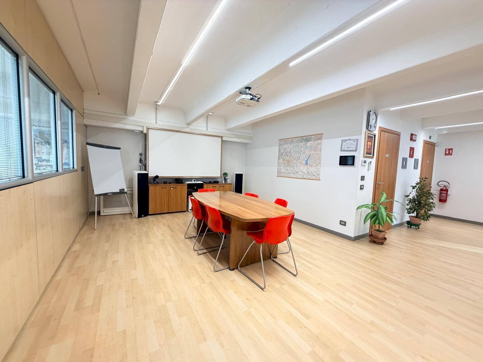 Foto 2 - Warehouse Via Palazzolo
 
146, Capriolo - photo 2