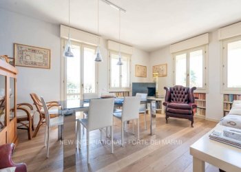 Soggiorno - Quadrilocale viale Roma, 167, Pietrasanta - foto 9