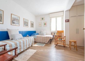 Camera da letto - Quadrilocale viale Roma, 167, Pietrasanta - foto 14