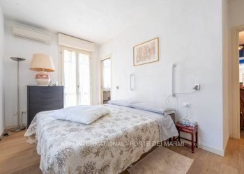 Camera da letto - Four-room apartment viale Roma, 167, Pietrasanta - photo 18