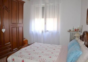 Camera da letto - Bilocale via Peschiera, 11/B, Cassano Magnago - foto 8