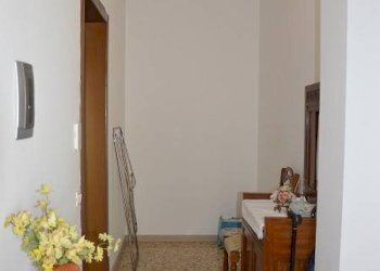 Corridoio - Bilocale via Peschiera, 11/B, Cassano Magnago - foto 13