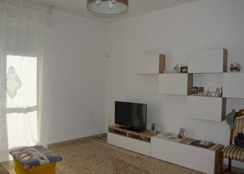 Salone - Bilocale via Peschiera, 11/B, Cassano Magnago - foto 1