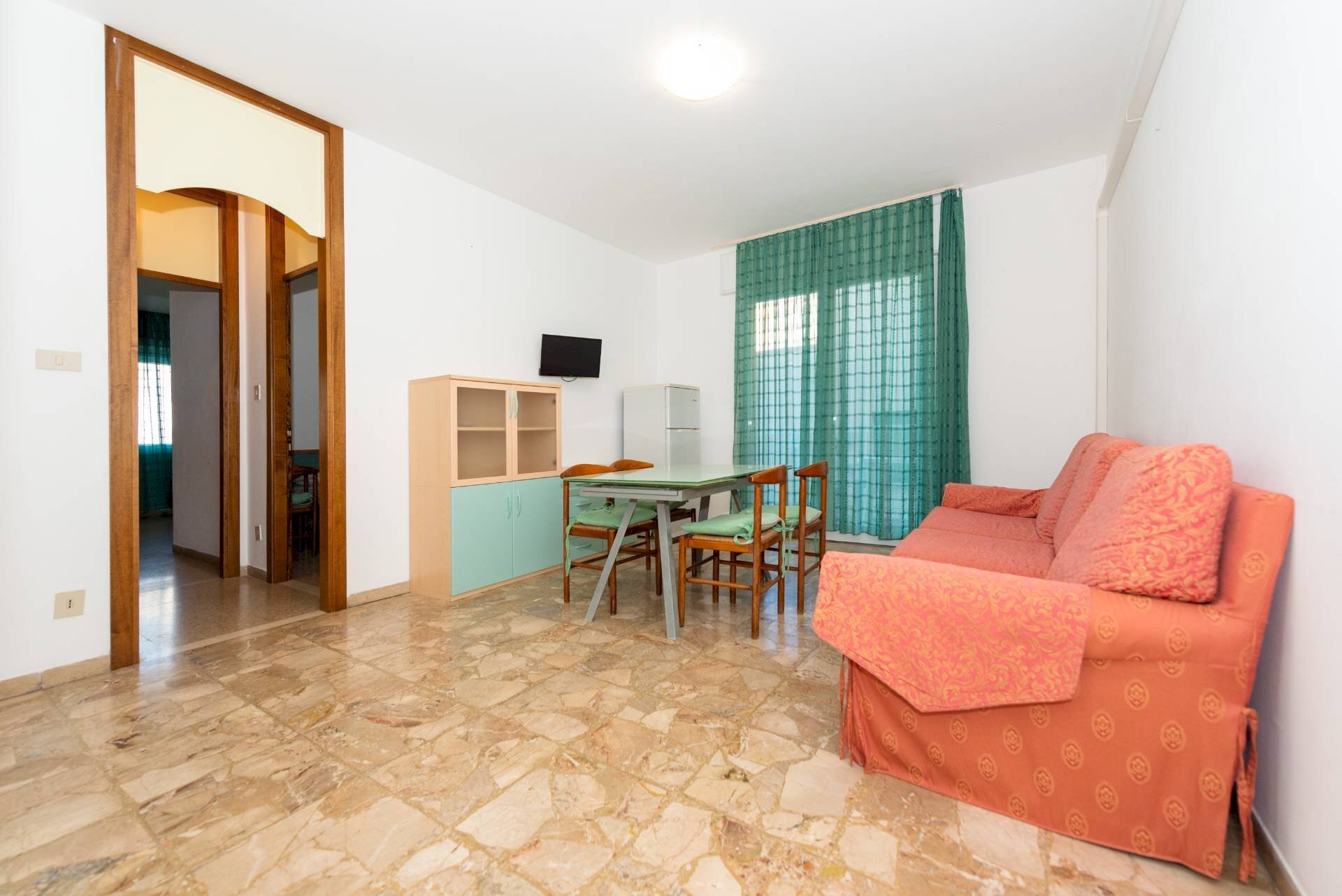 Foto 1 - Trilocale Via Zara
 
1, Jesolo - foto 1