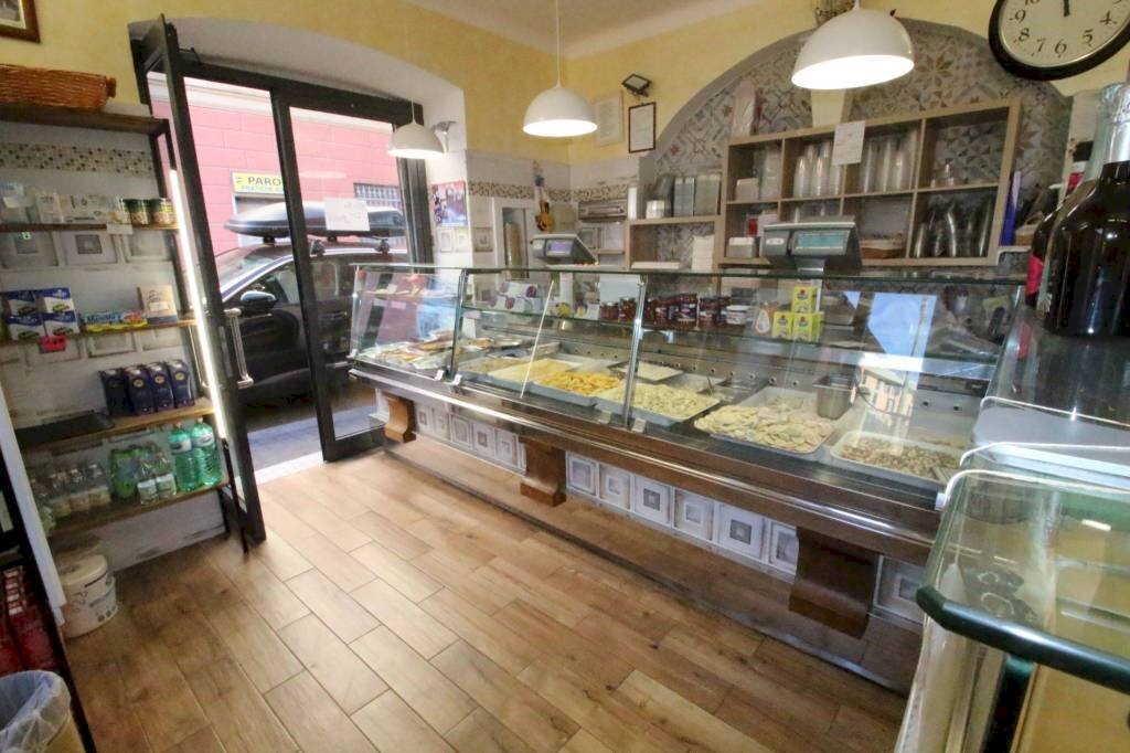 Interno non residenziale - Alimentari - Gastronomia via Cesare Airaghi, Genova (zona Prà) - foto 1