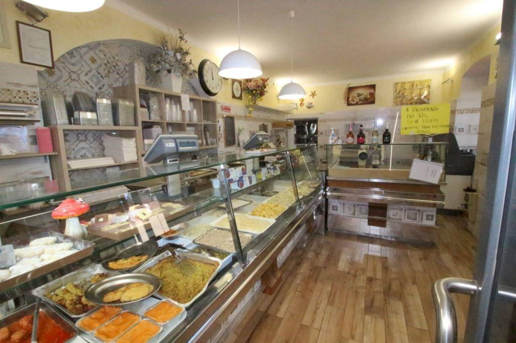 Interno non residenziale - Alimentari - Gastronomia via Cesare Airaghi, Genova (zona Prà) - foto 3