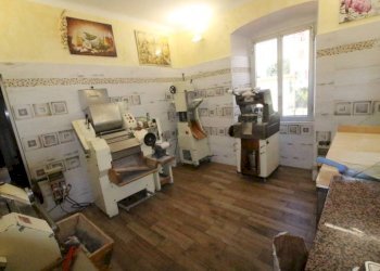 Interno non residenziale - Alimentari - Gastronomia via Cesare Airaghi, Genova (zona Prà) - foto 5