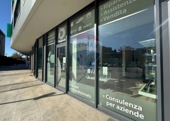 Terrazza - Office PIAZZA DON SERGIO COLOMBO
 
5, Bergamo - photo 3