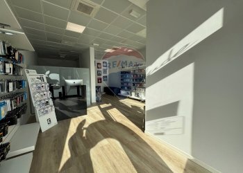 Camera / camera da letto - Office PIAZZA DON SERGIO COLOMBO
 
5, Bergamo - photo 9