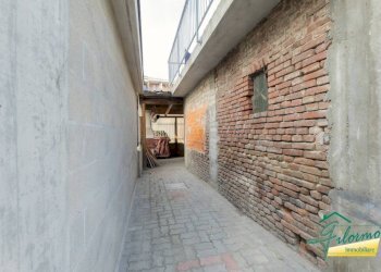 Cortile interno - Villa via Passo Buole, 73, Torino (zona Lingotto) - foto 35