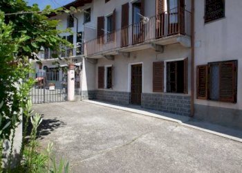 Facciata - Villa strada Serra, 18, Castagneto Po - foto 2