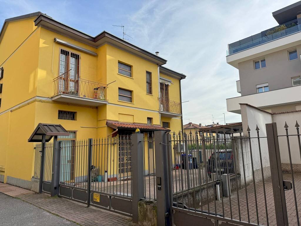 Facciata - Independent house via Antonio Cederna, 47, Monza - photo 1