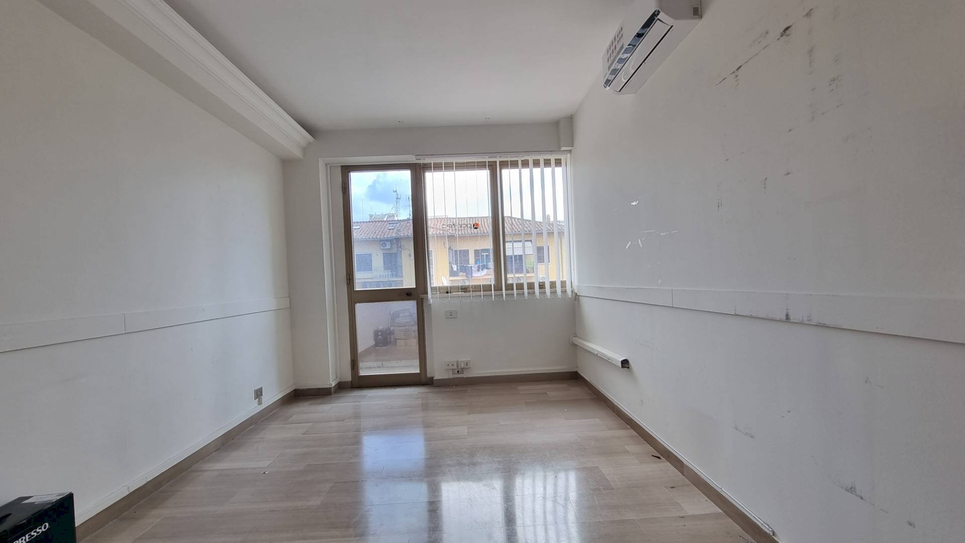 Foto 3 - Ufficio Largo Catone
 
3, Pomezia - foto 3