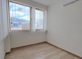 Foto 4 - Ufficio Largo Catone
 
3, Pomezia - foto 4