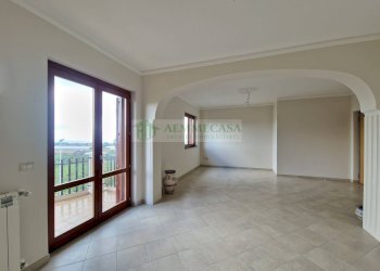 Foto 10 - Quadrilocale Via Angelina Damiani Lanza
 
26-28, Giarre - foto 9