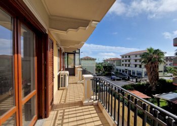 Foto 18 - Quadrilocale Via Angelina Damiani Lanza
 
26-28, Giarre - foto 17