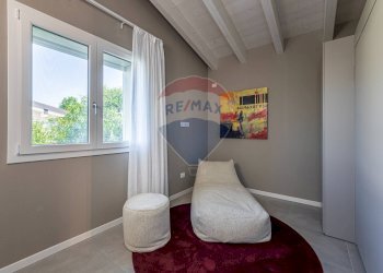 Camera / camera da letto - Villa via montebello, Lonato del Garda - photo 17